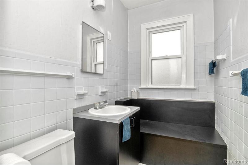 Additional view of 1103 Washington Street