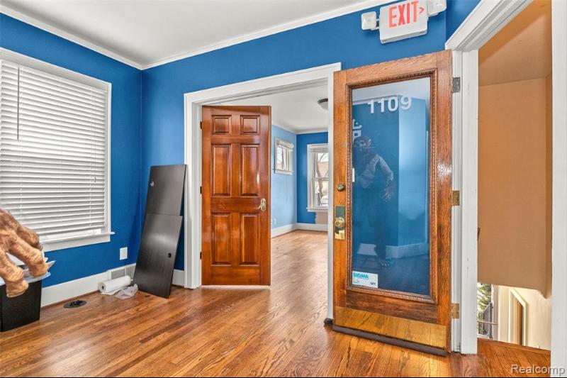 Additional view of 1103 Washington Street