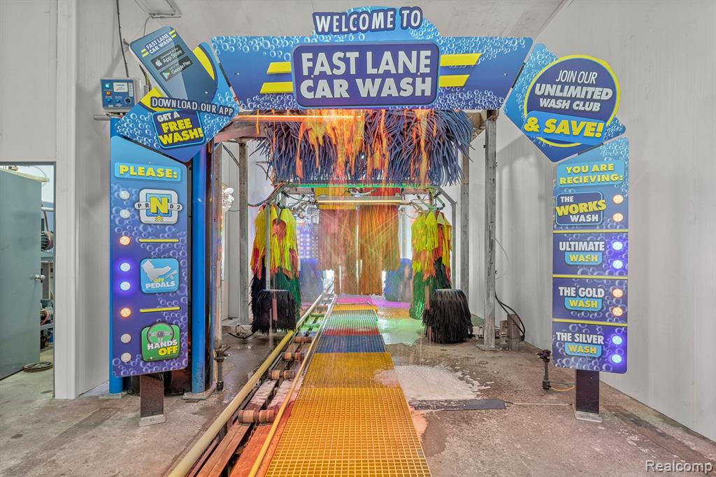 Additional view of 18900 Woodward Avenue