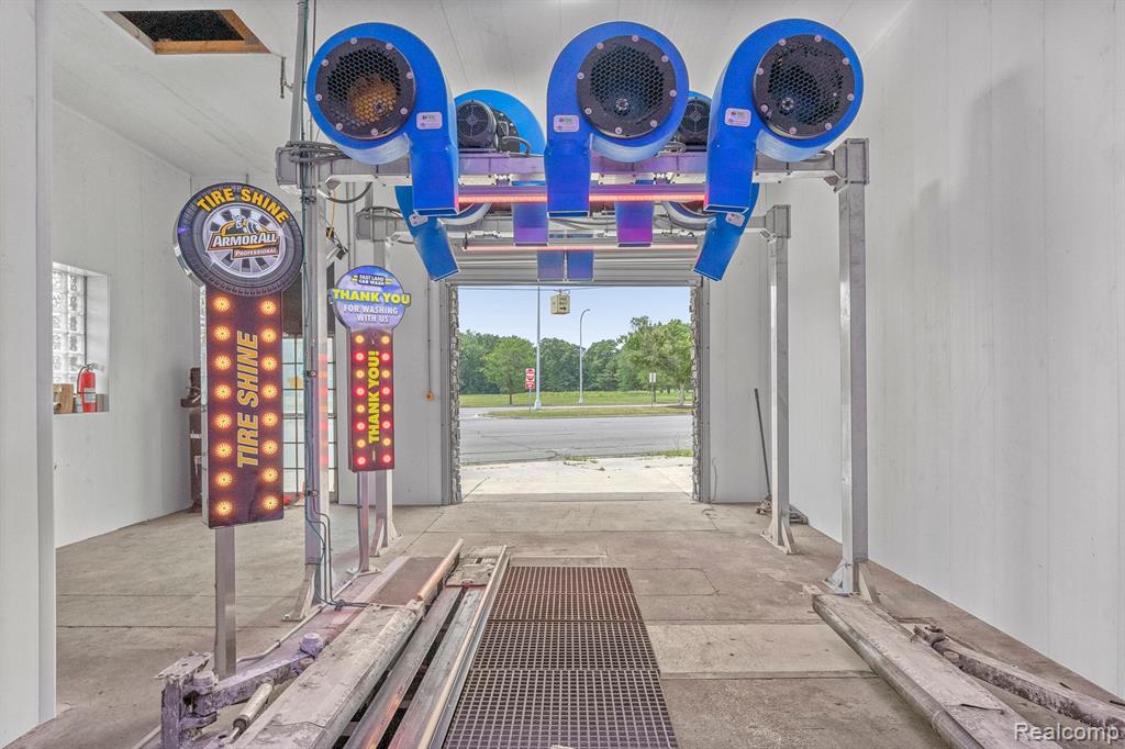 Additional view of 18900 Woodward Avenue