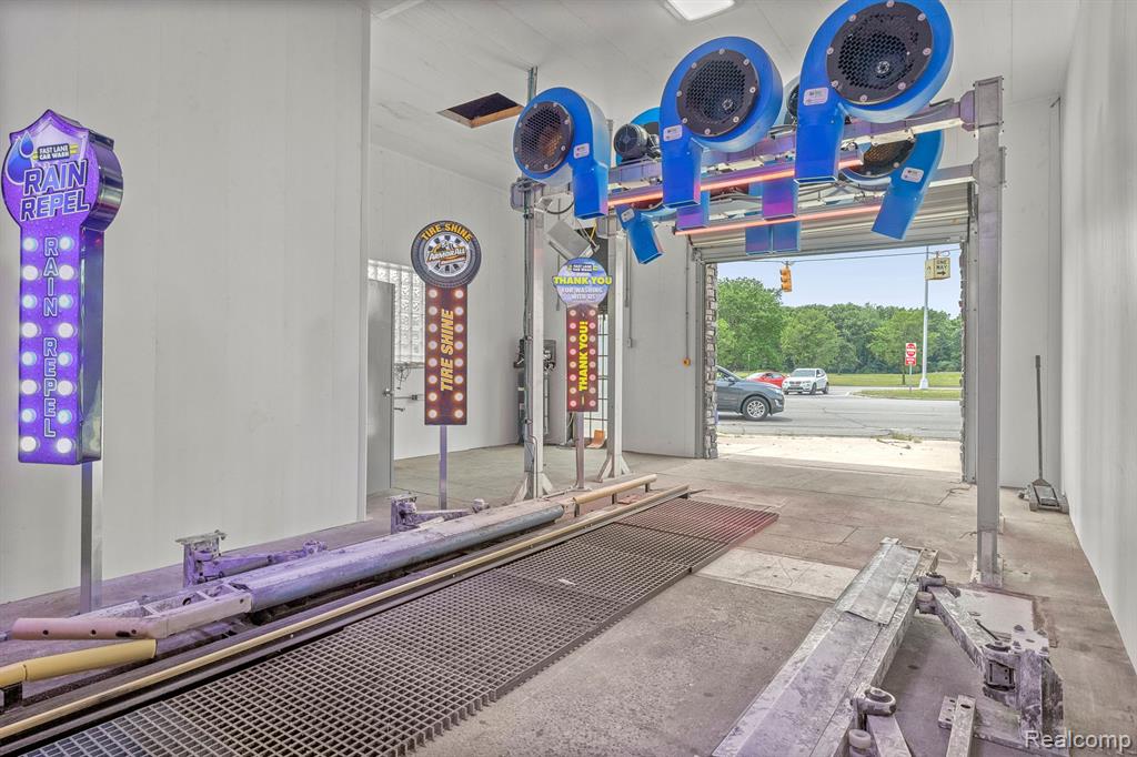 Additional view of 18900 Woodward Avenue