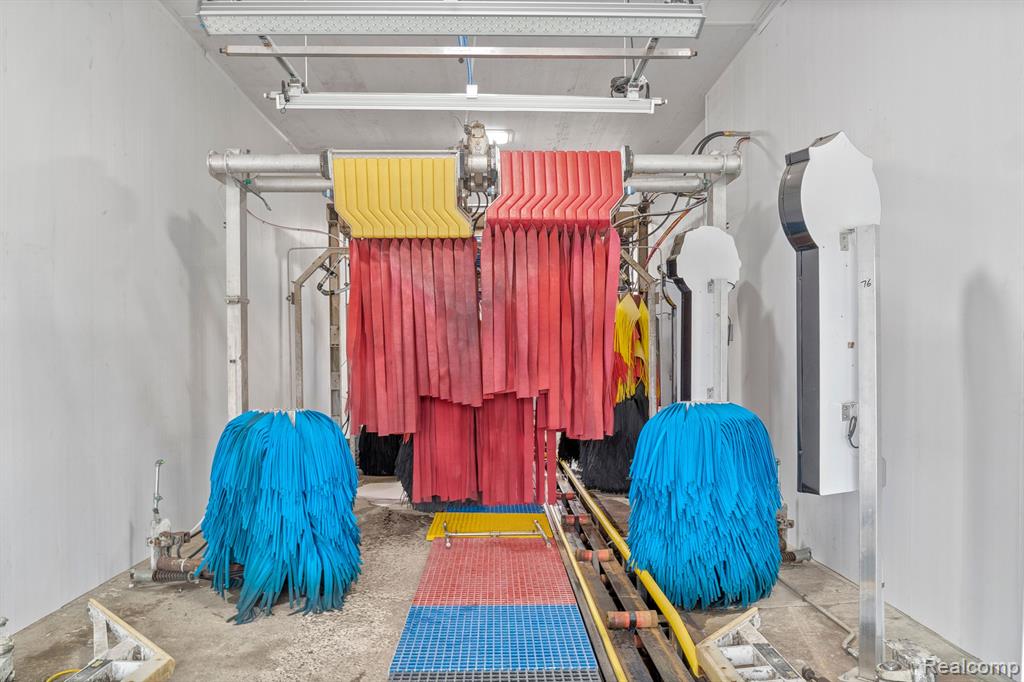 Additional view of 18900 Woodward Avenue