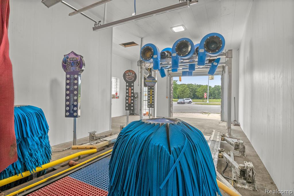 Additional view of 18900 Woodward Avenue