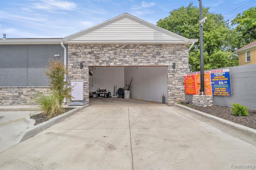 Additional view of 18900 Woodward Avenue