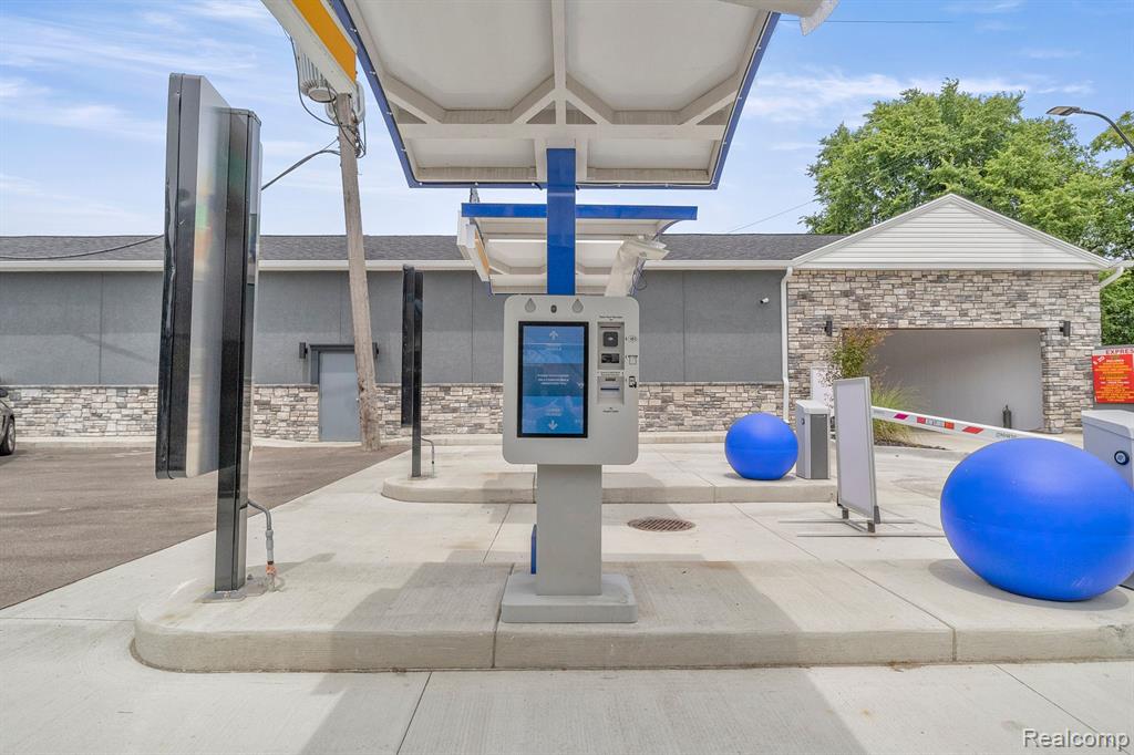 Additional view of 18900 Woodward Avenue