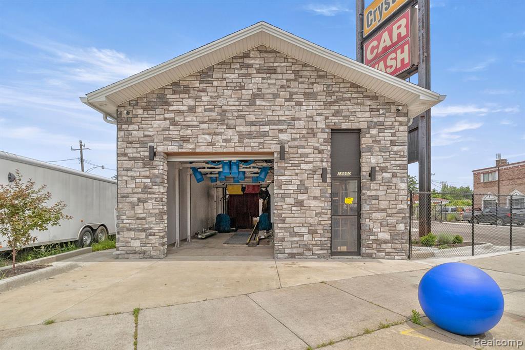 Additional view of 18900 Woodward Avenue