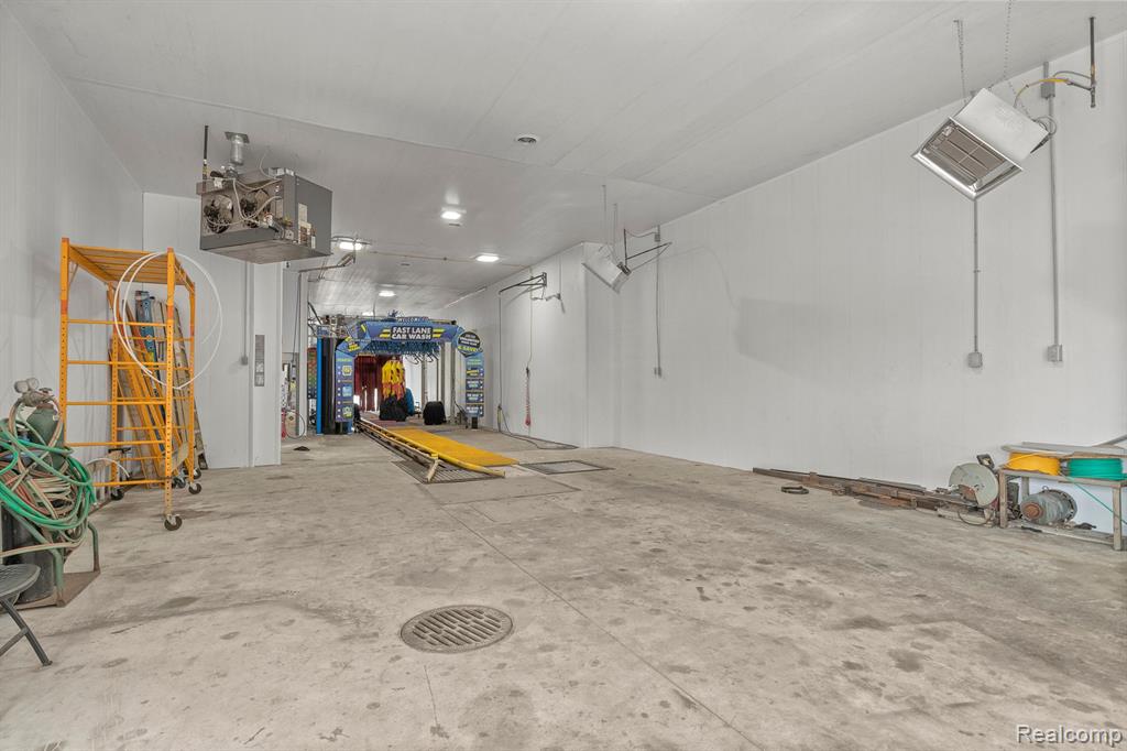 Additional view of 18900 Woodward Avenue