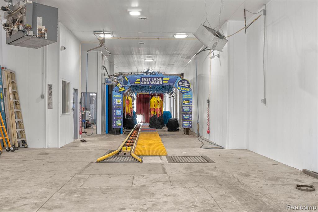 Additional view of 18900 Woodward Avenue