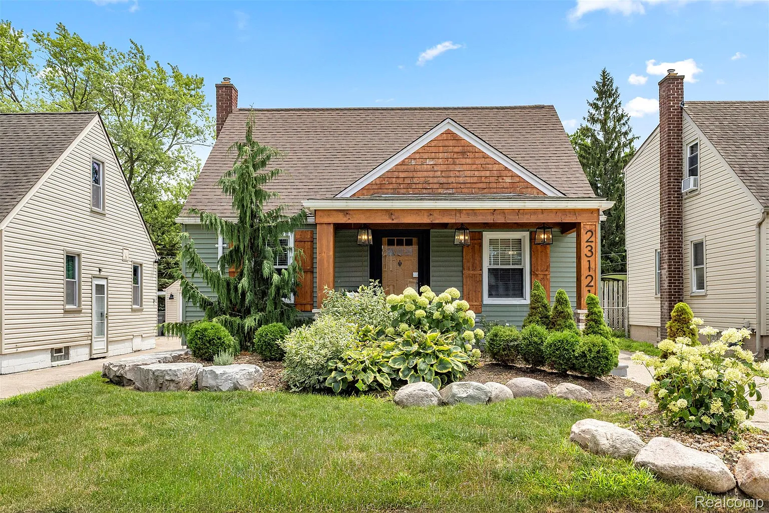 Image of 23121 Madison Street