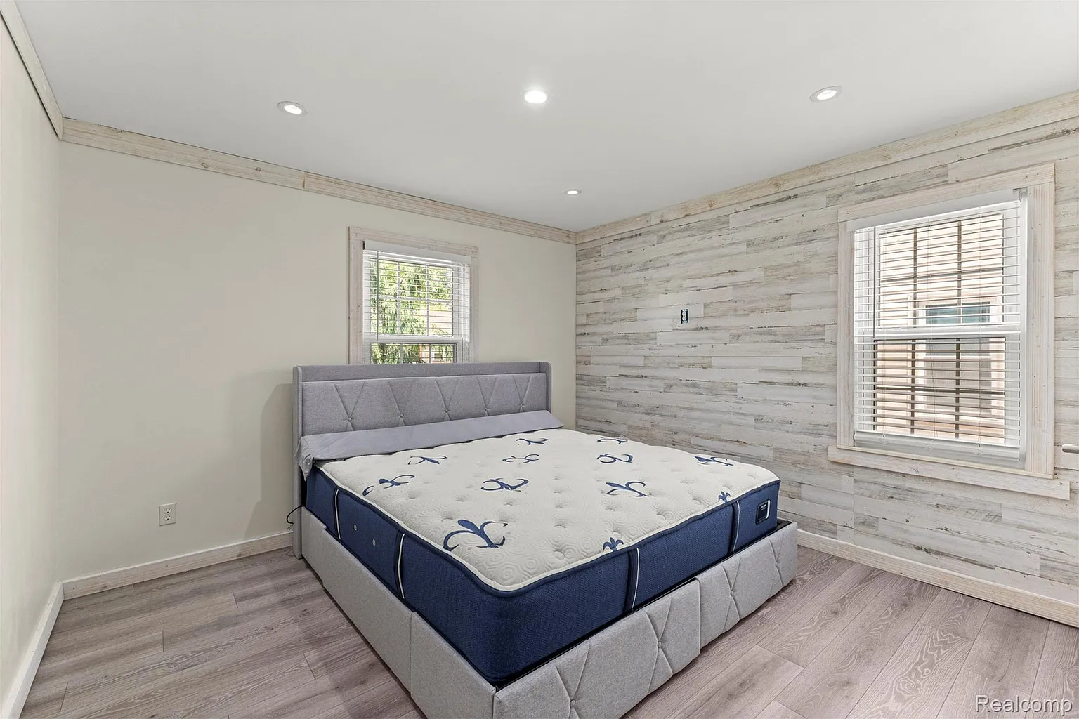 Additional view of 23121 Madison Street