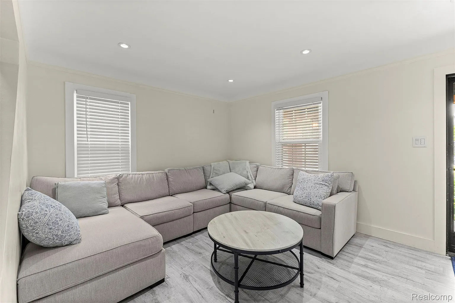 Additional view of 23121 Madison Street