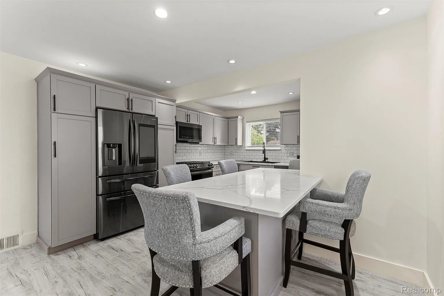 Additional view of 23121 Madison Street