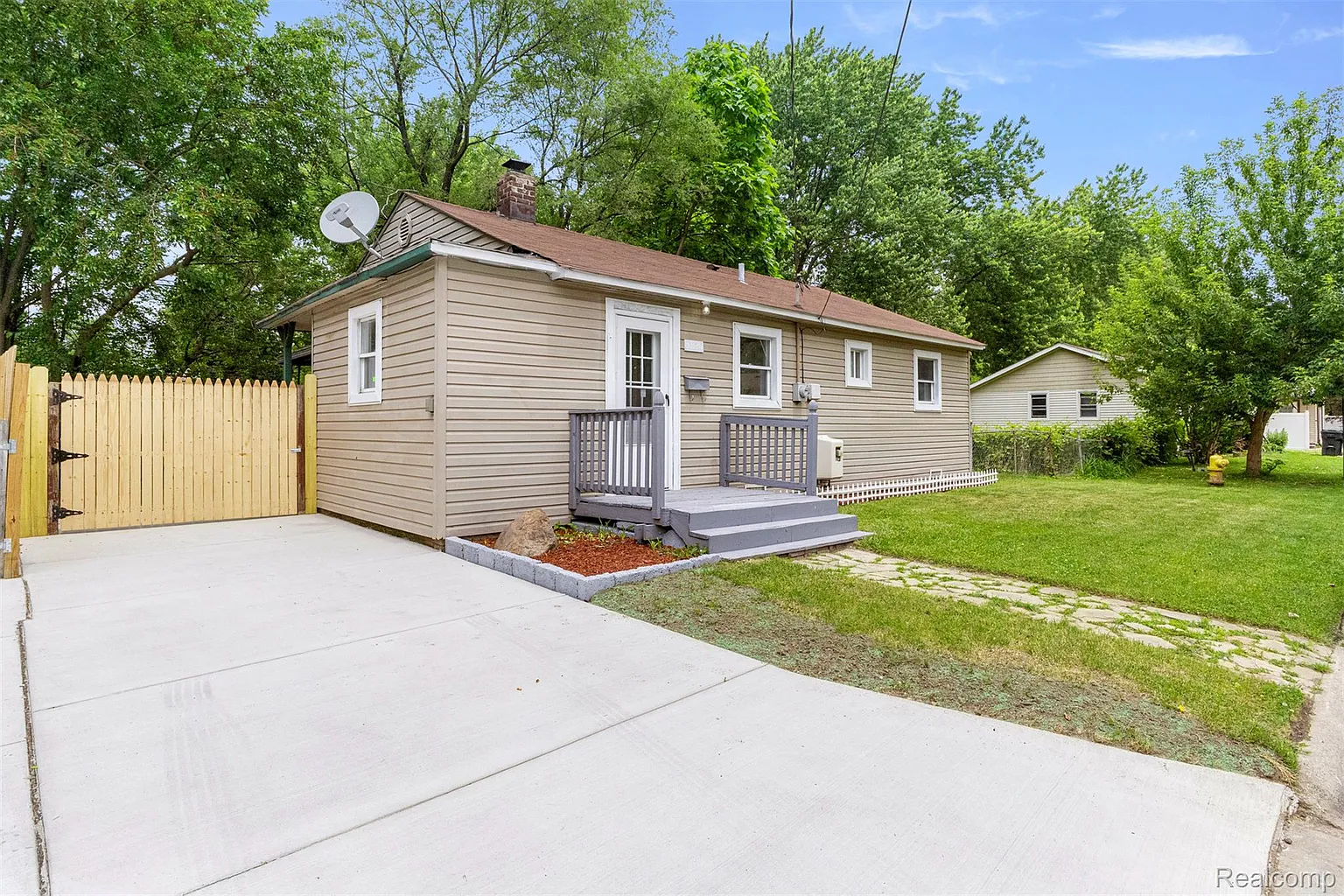 Additional view of 33420 Bentley Court