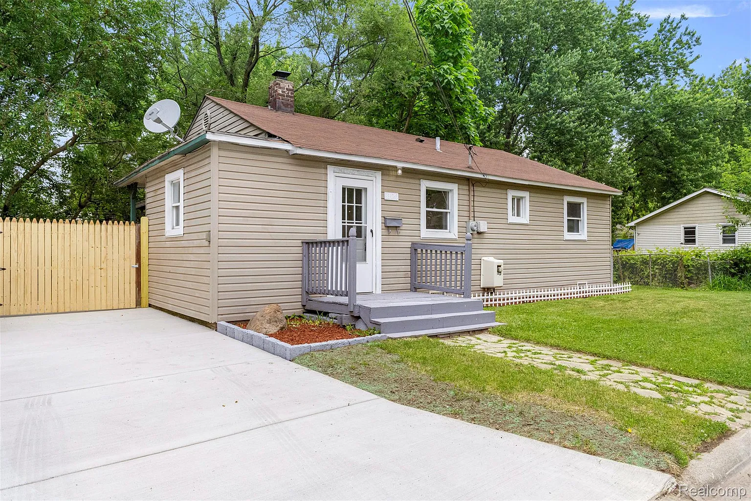 Additional view of 33420 Bentley Court