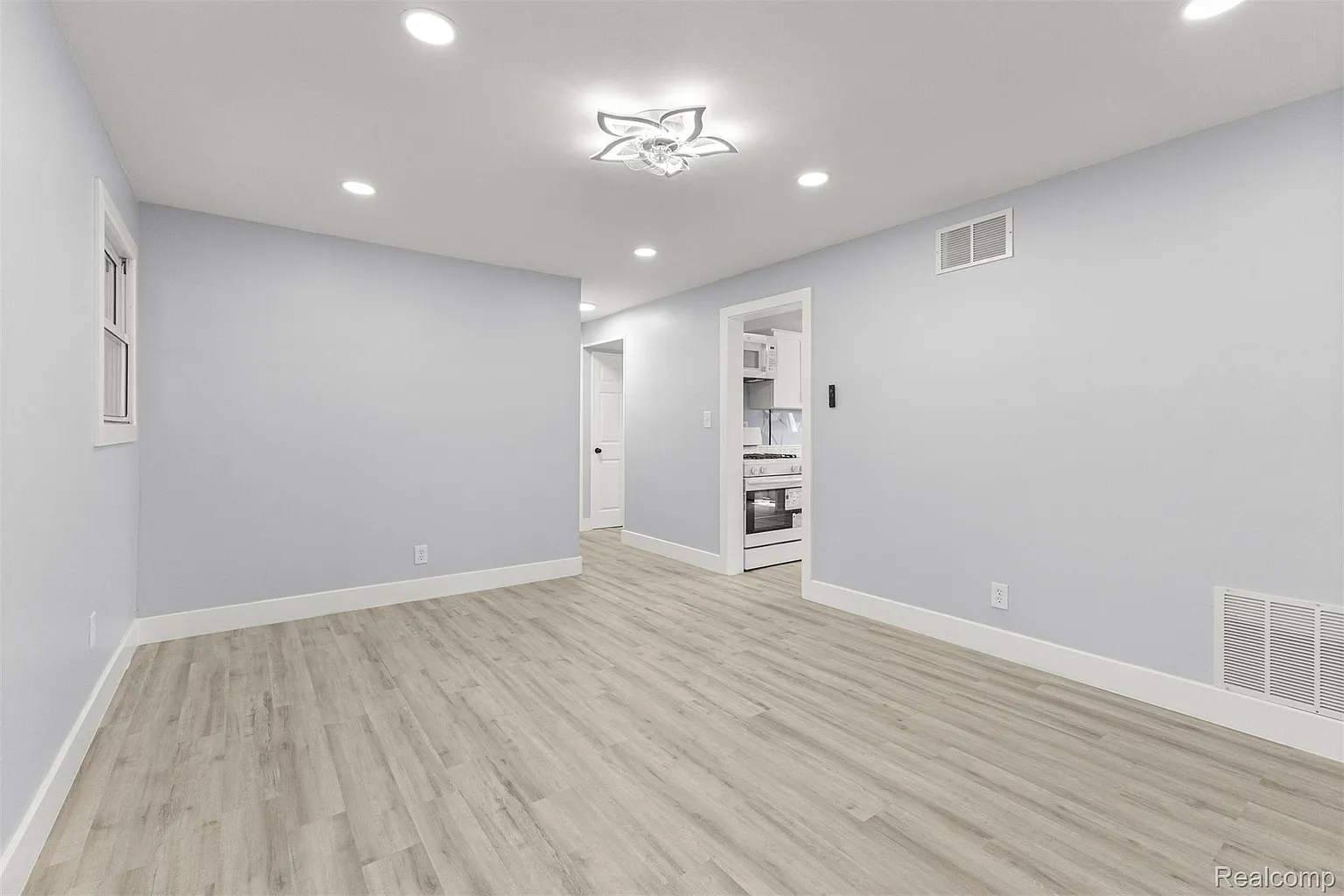 Additional view of 33420 Bentley Court