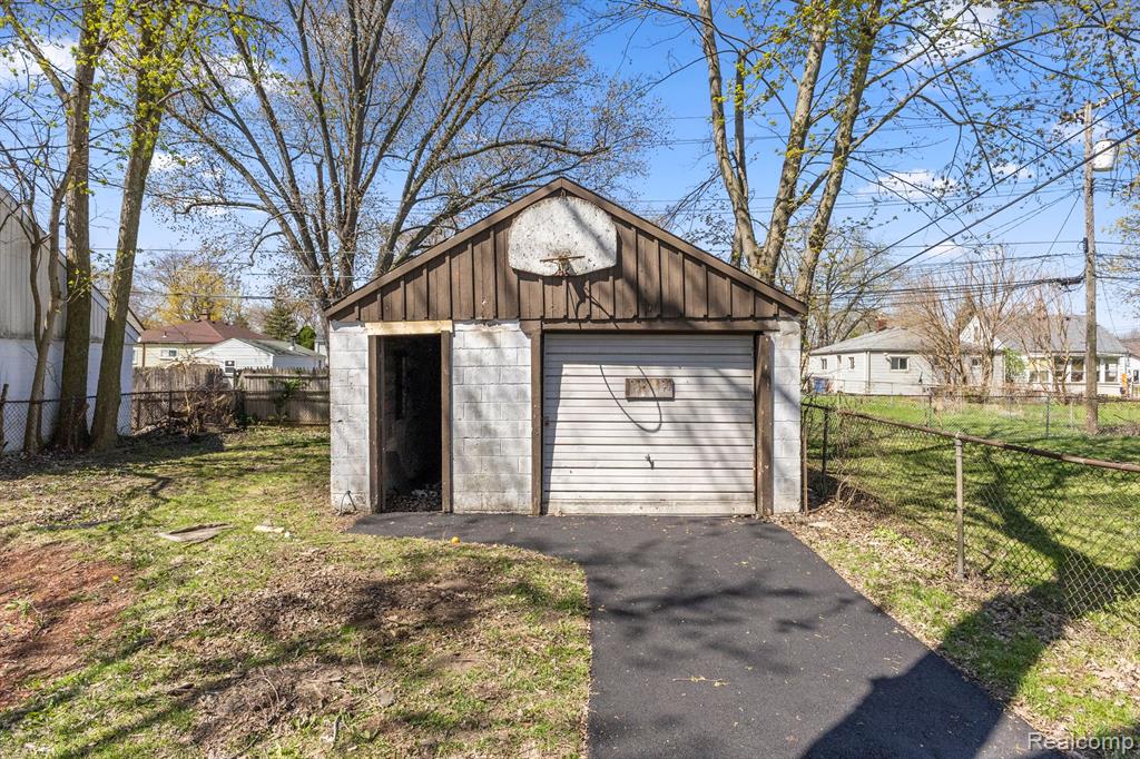 Additional view of 4924 Ziegler Street