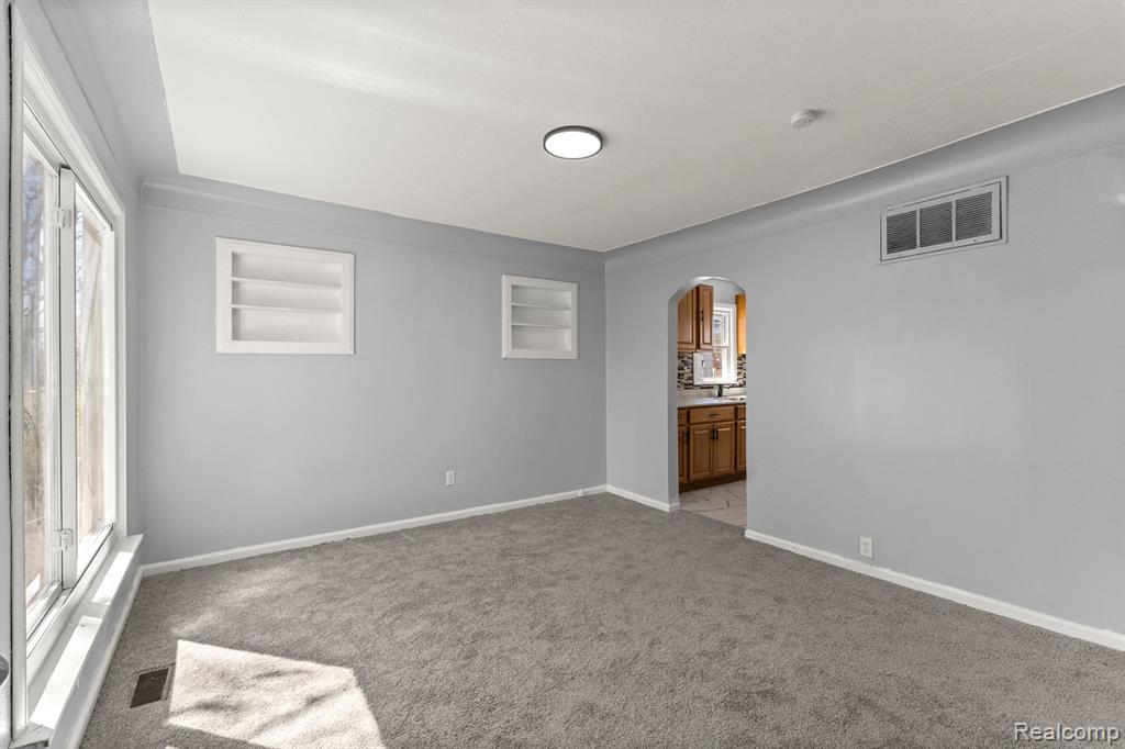 Additional view of 4924 Ziegler Street