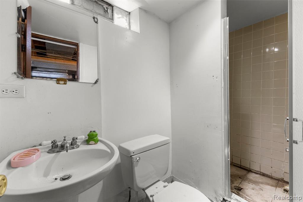 Additional view of 6438 Archdale Street