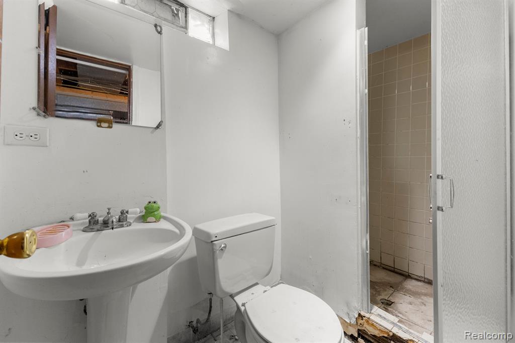 Additional view of 6438 Archdale Street