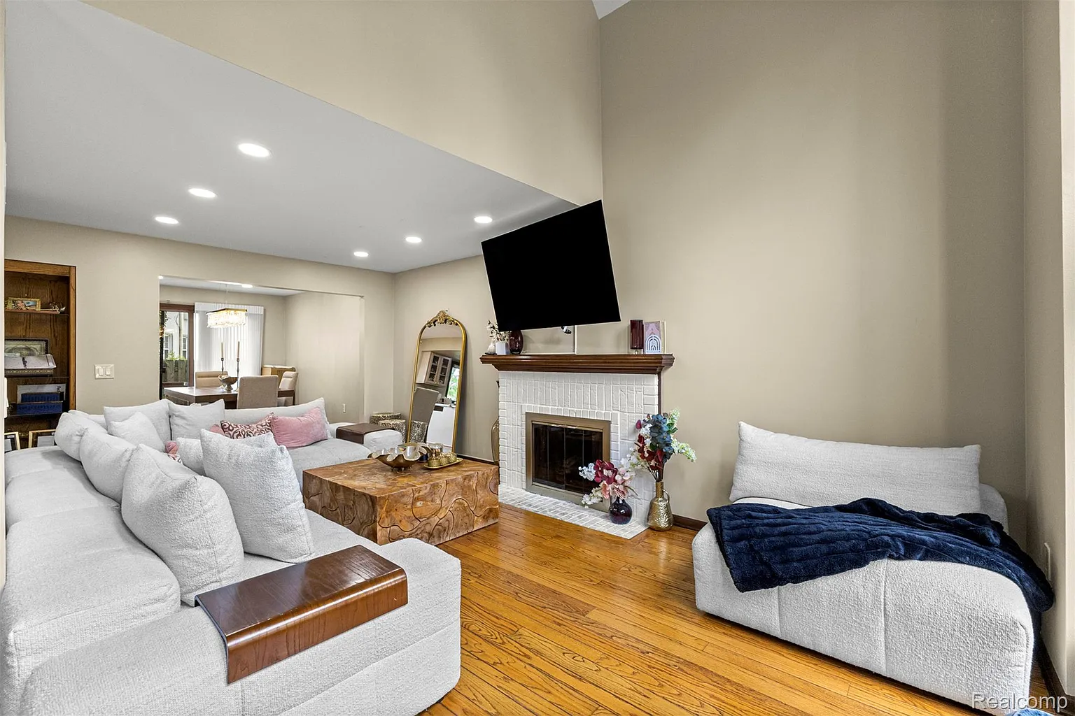 Additional view of 718 South Military Street