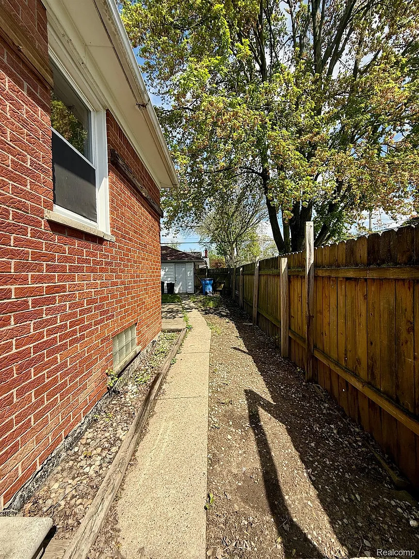 Additional view of 7402 Colonial Street