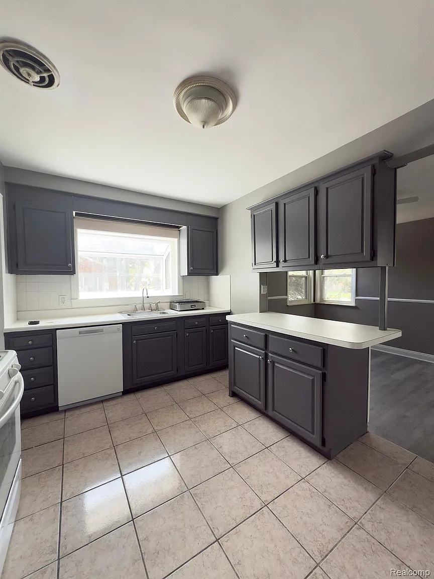 Additional view of 7402 Colonial Street