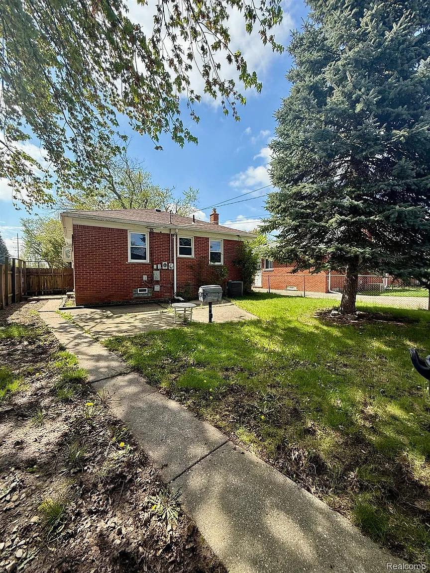 Additional view of 7402 Colonial Street