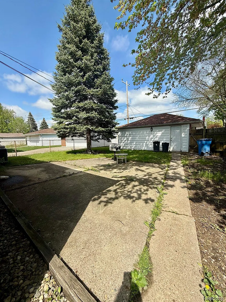 Additional view of 7402 Colonial Street