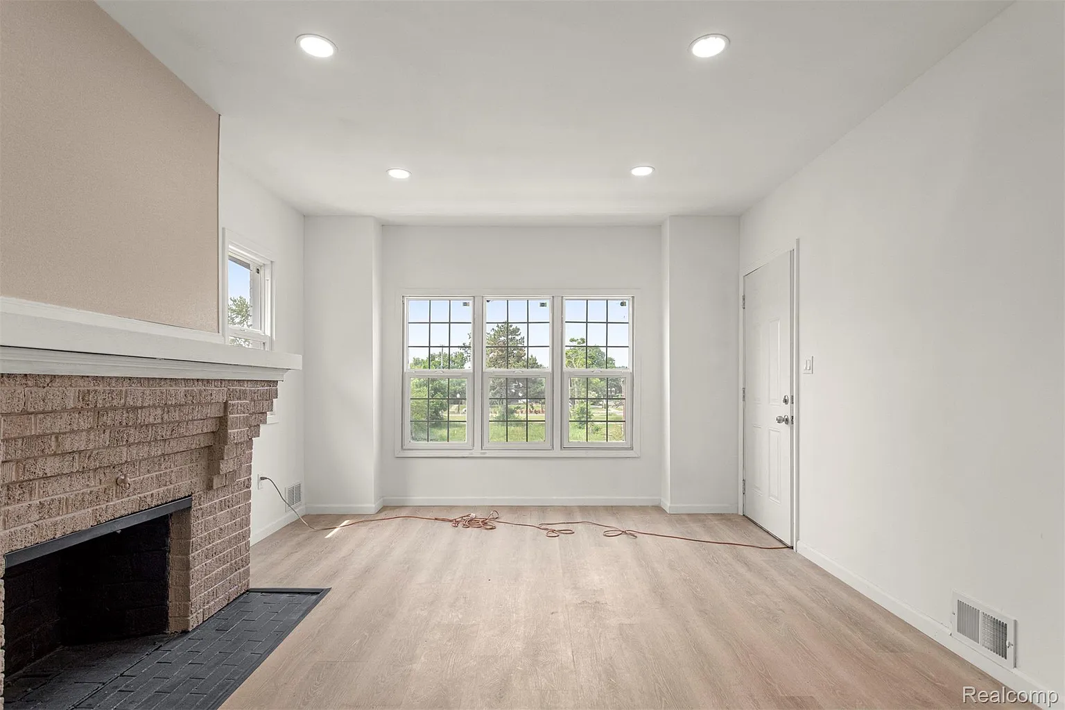 Additional view of 7432 Churchill Street