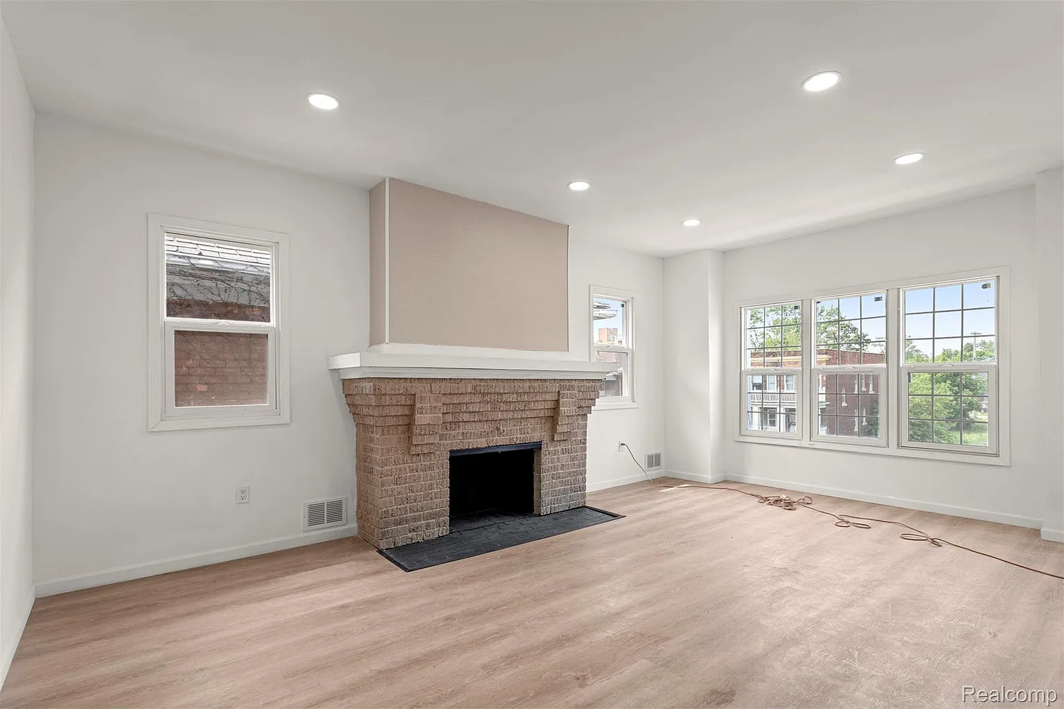 Additional view of 7432 Churchill Street