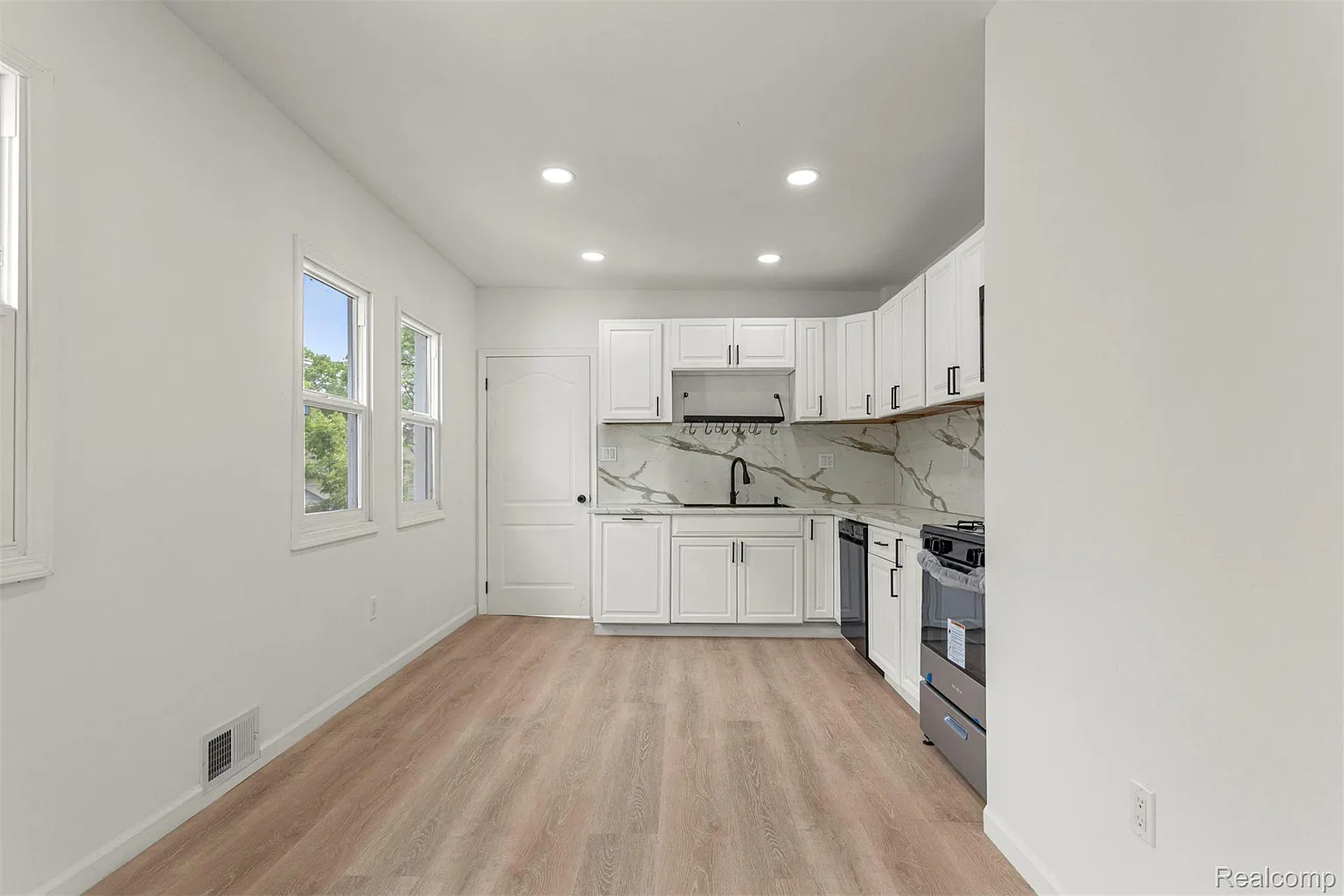 Additional view of 7432 Churchill Street