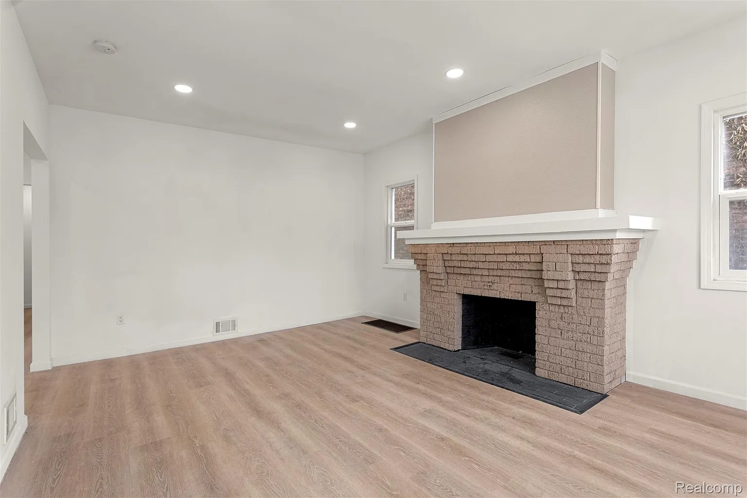 Additional view of 7432 Churchill Street