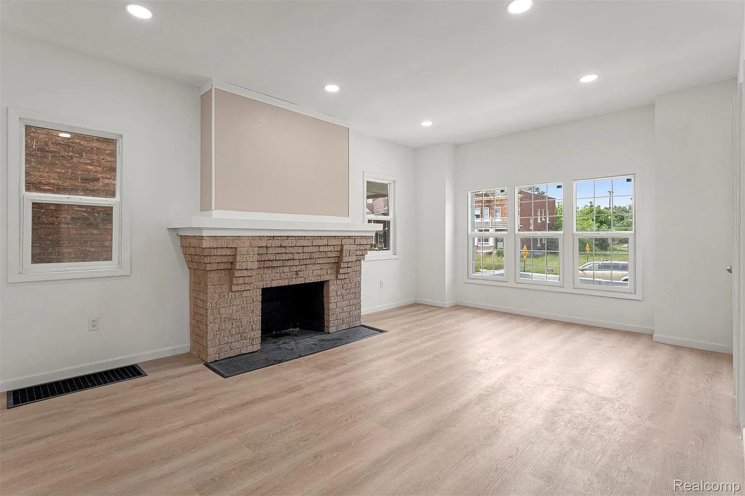 Additional view of 7432 Churchill Street