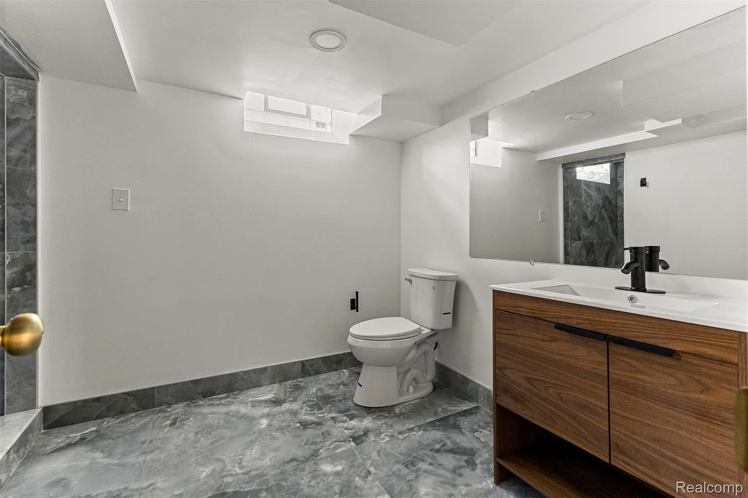 Additional view of 929 Meridan Street