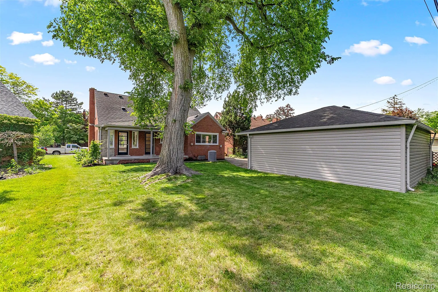 Additional view of 929 Meridan Street